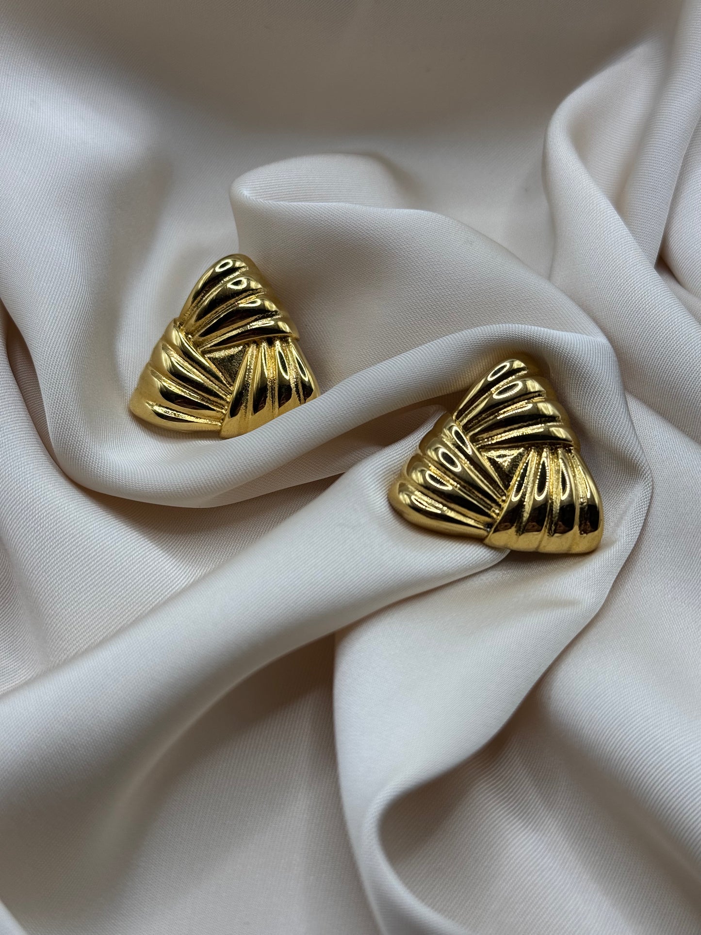 Camilia earrings