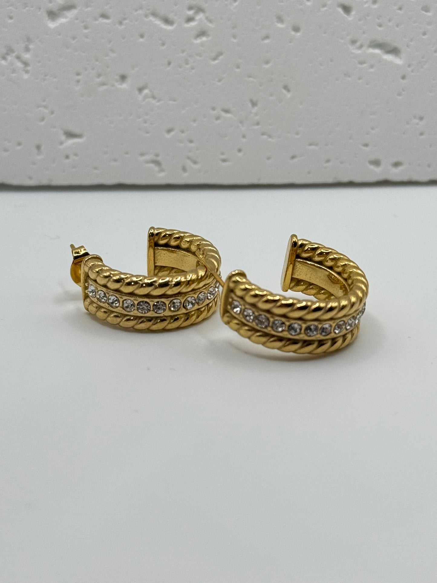 Stay classy earrings
