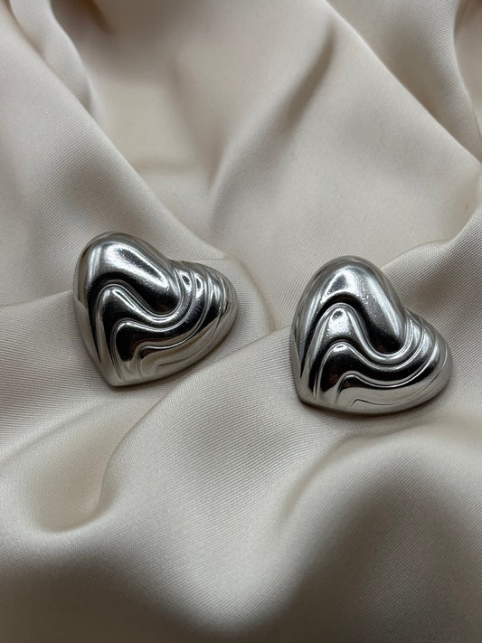 Love me earrings