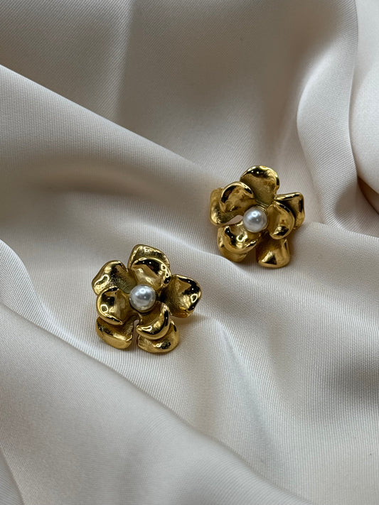 Flower pearly earrings