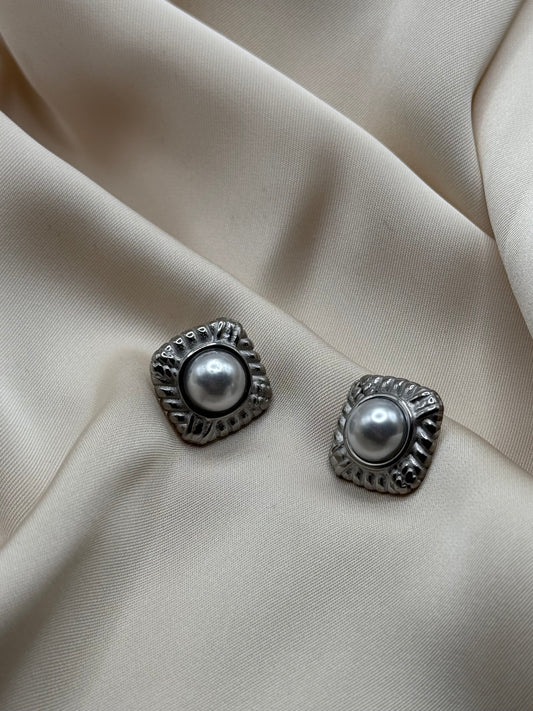 Believe earrings