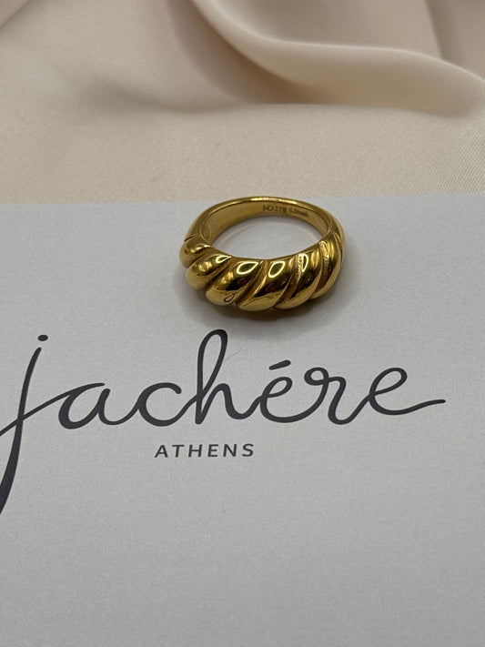 Croissant ring